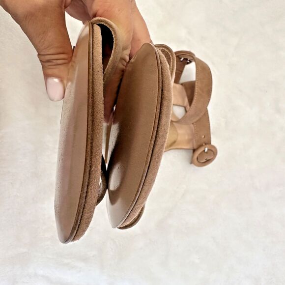 Gianvito Rossi Portofino Beige Suede Buckle-Fastening Sandals Sz 10 Italy $ 795 - Picture 16 of 16